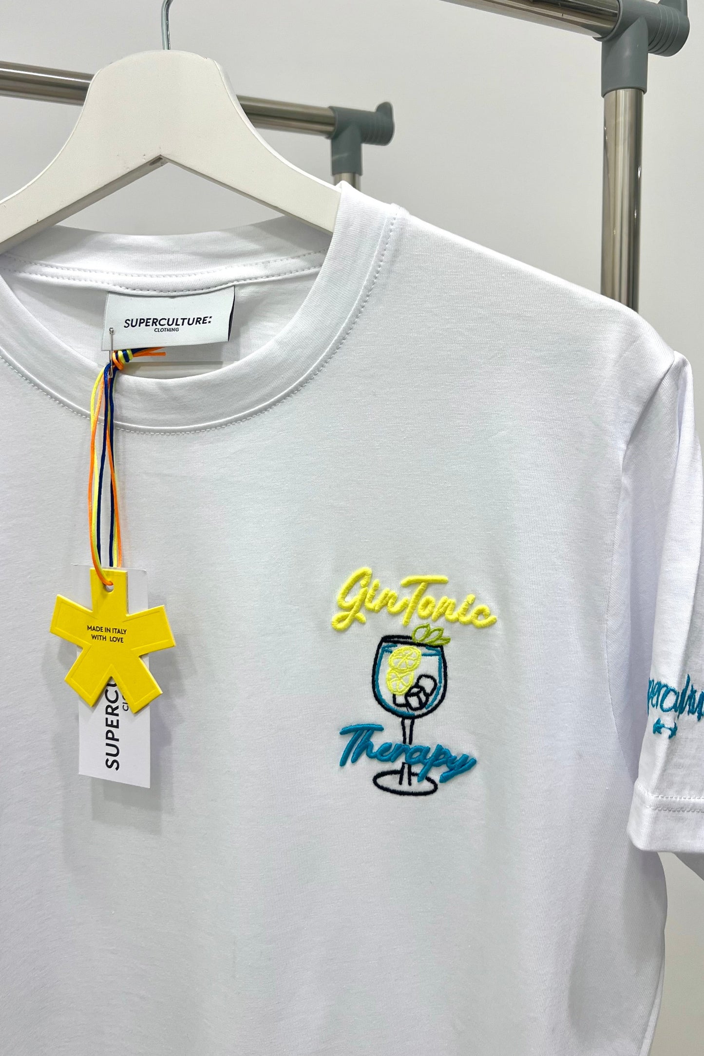 T-SHIRT RICAMO “GIN TONIC THERAPY”