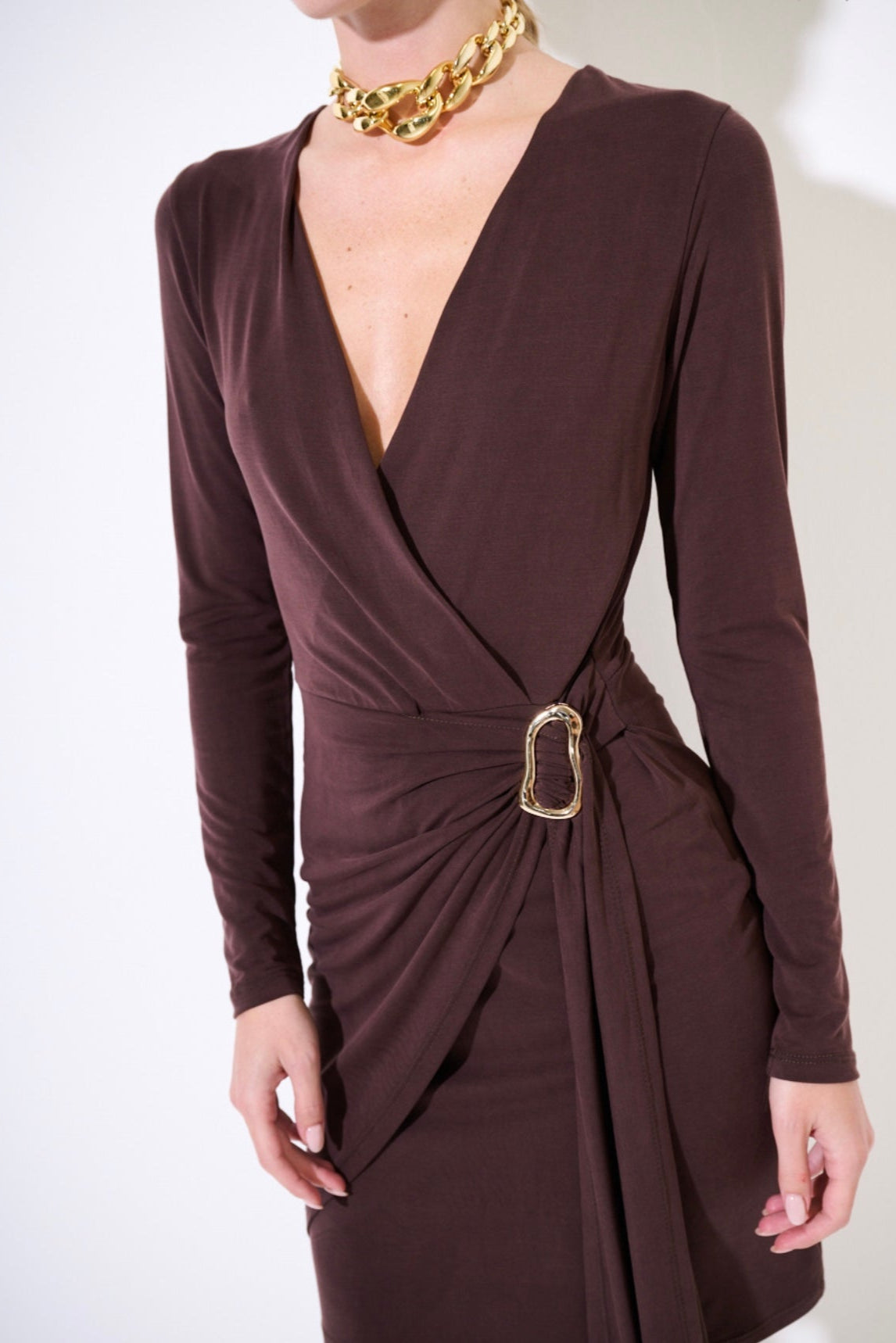 SHORT CROSSOVER DRESS WITH GOLD RING